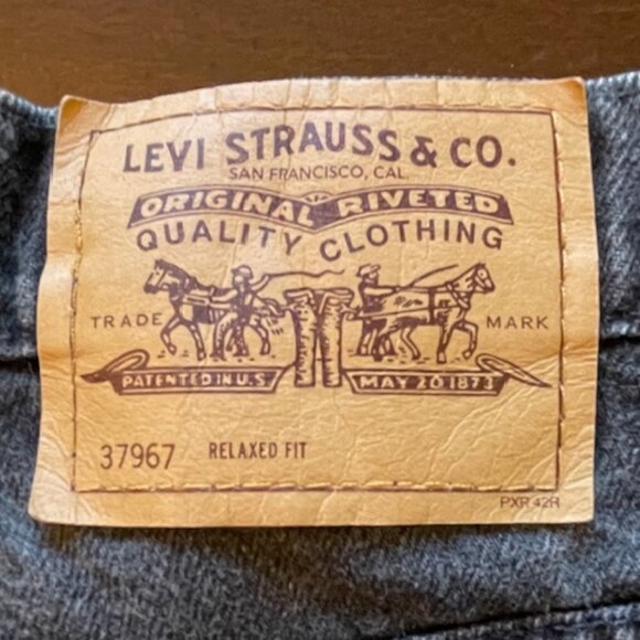 Vintage Levi's 90's White Tab 950 Relaxed Fit High Rise Distressed Cut Offs 13 - Picture 7 of 9